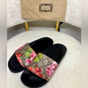 Gucci GG Blooms Supreme Floral Slide Slip On Rubber Sandals Flats